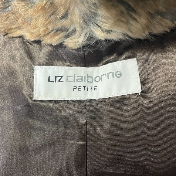 Like New. Liz Claiborne Faux Fur Vest. Size S/M. - Picture 3 of 4